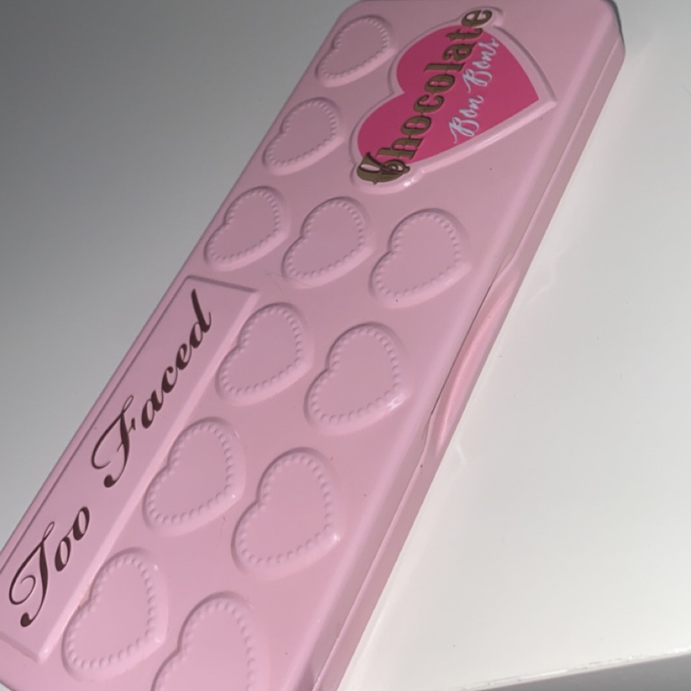 Too faced chocolate bon bons palette